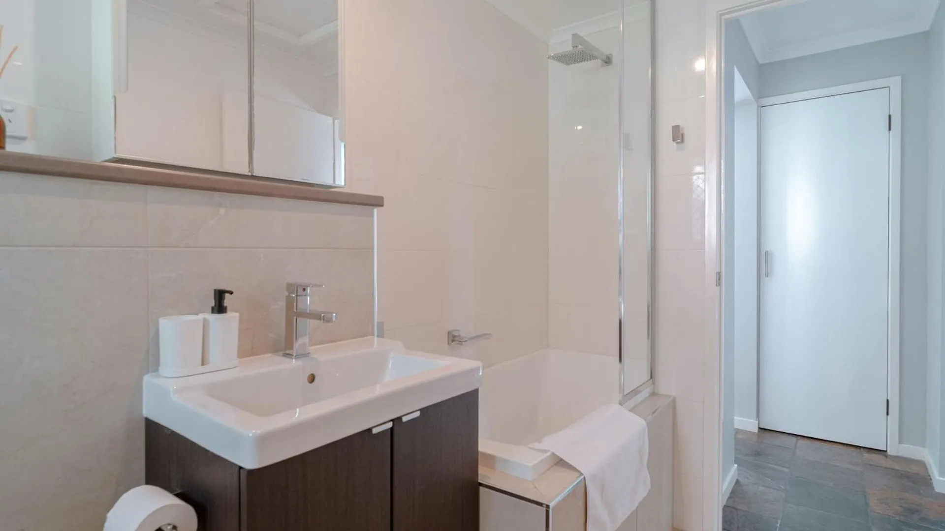 Chat For Discounts - Canopy Gold Coast Сasa de vacaciones